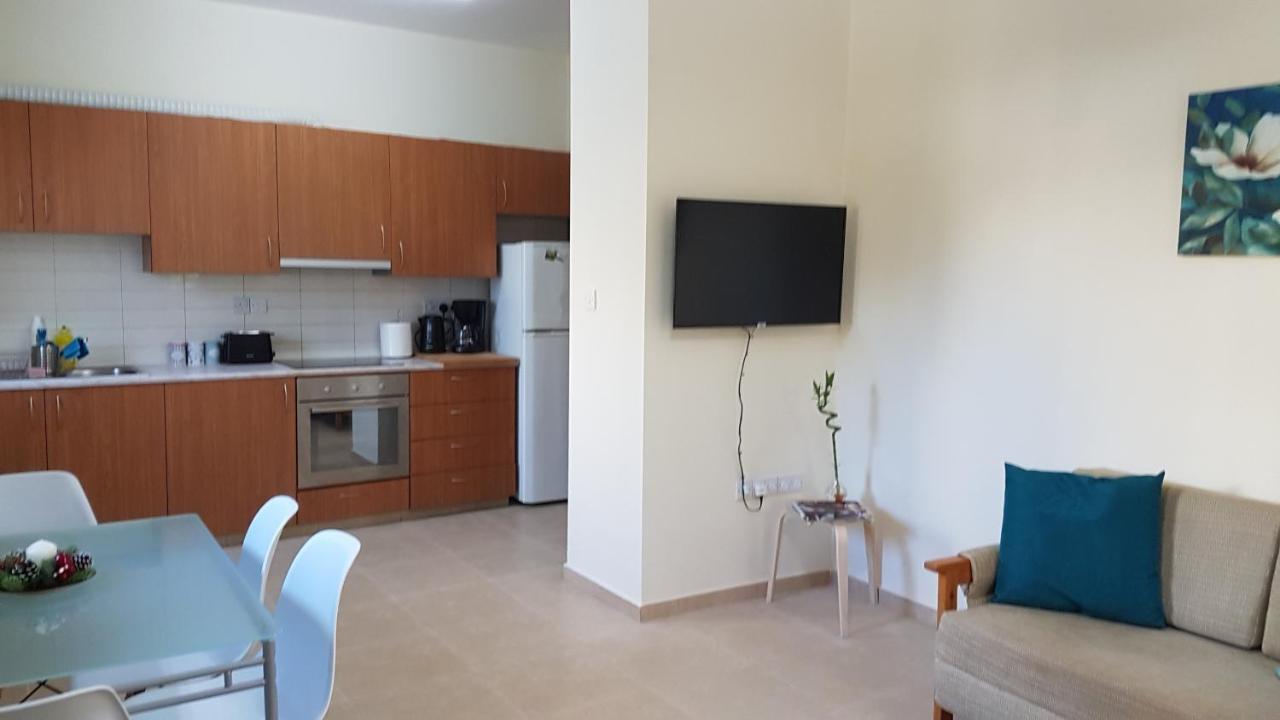 Kerynia Apartments 파포스 외부 사진