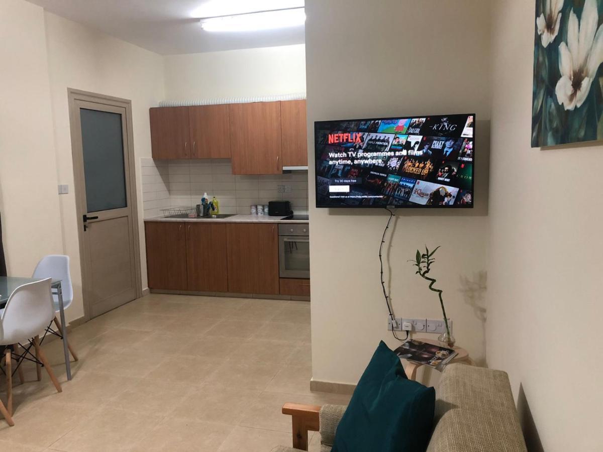 Kerynia Apartments 파포스 외부 사진