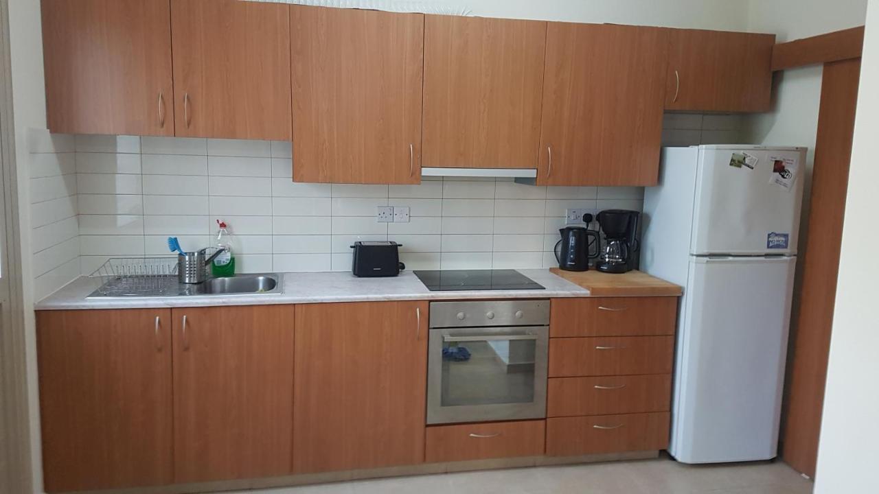 Kerynia Apartments 파포스 외부 사진