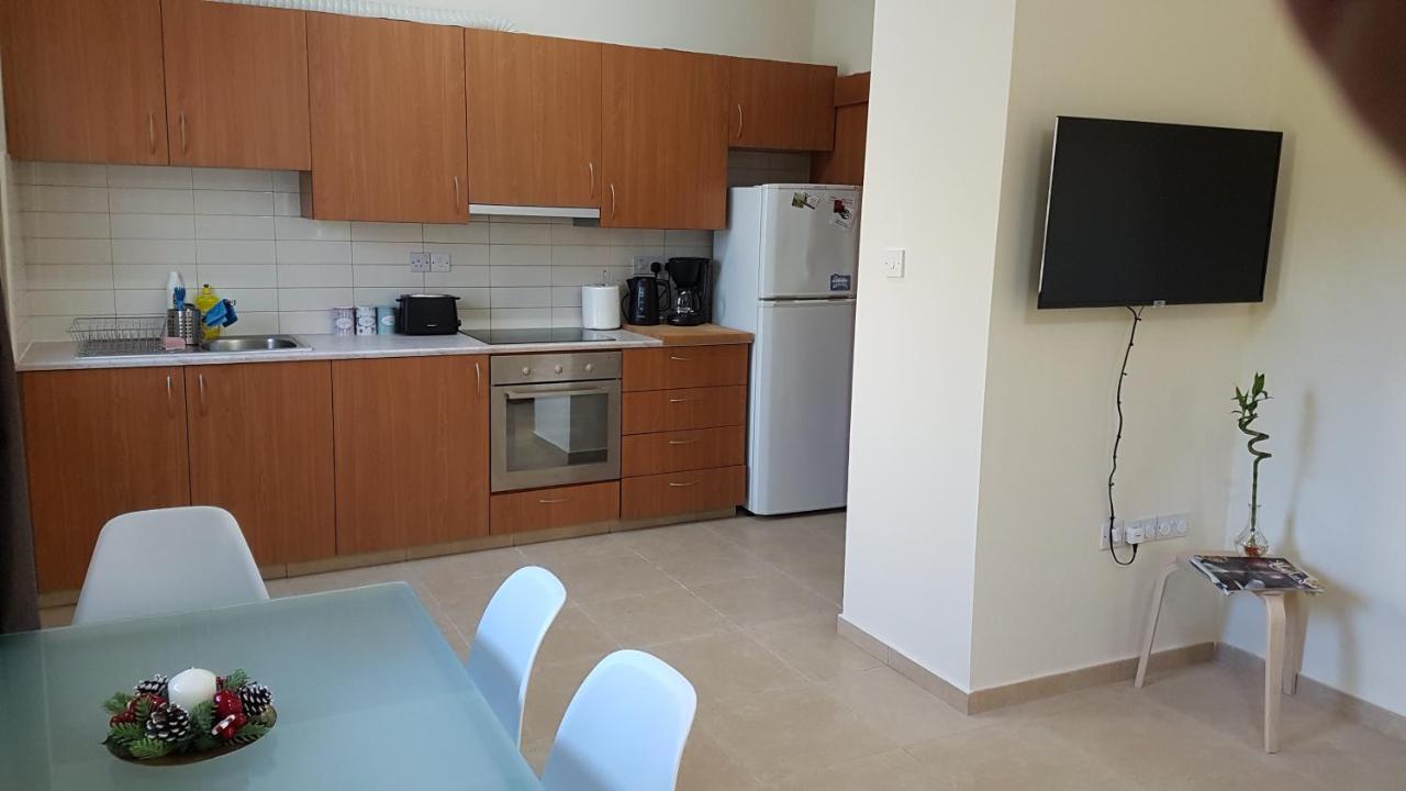 Kerynia Apartments 파포스 외부 사진