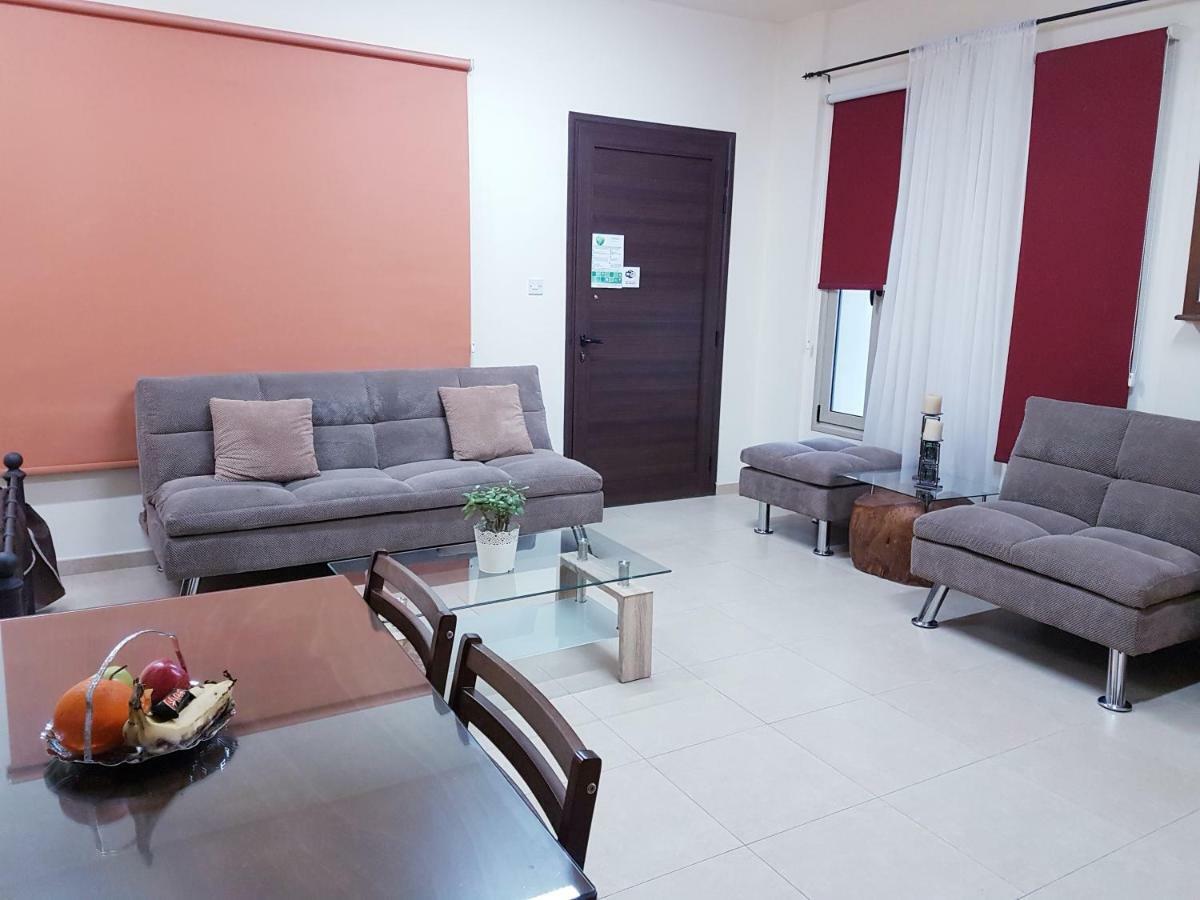 Kerynia Apartments 파포스 외부 사진