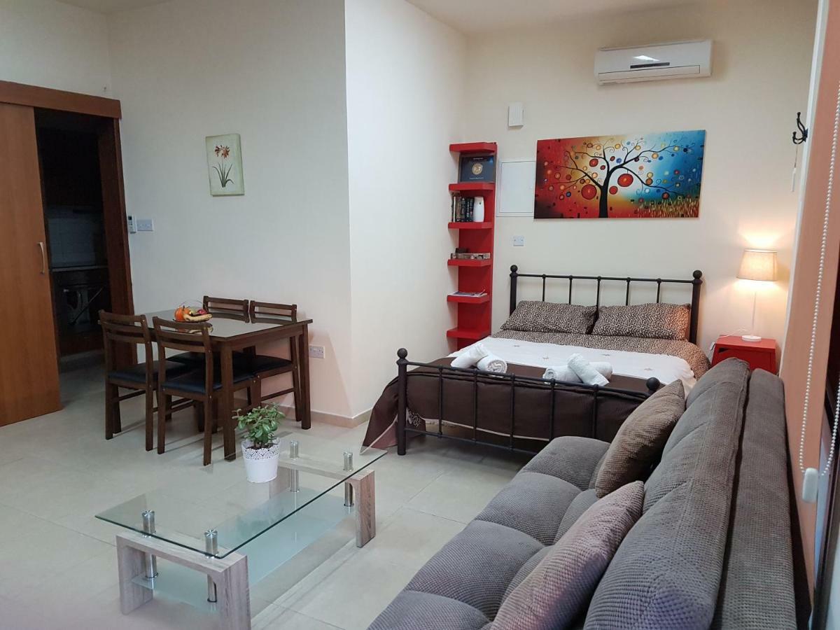 Kerynia Apartments 파포스 외부 사진