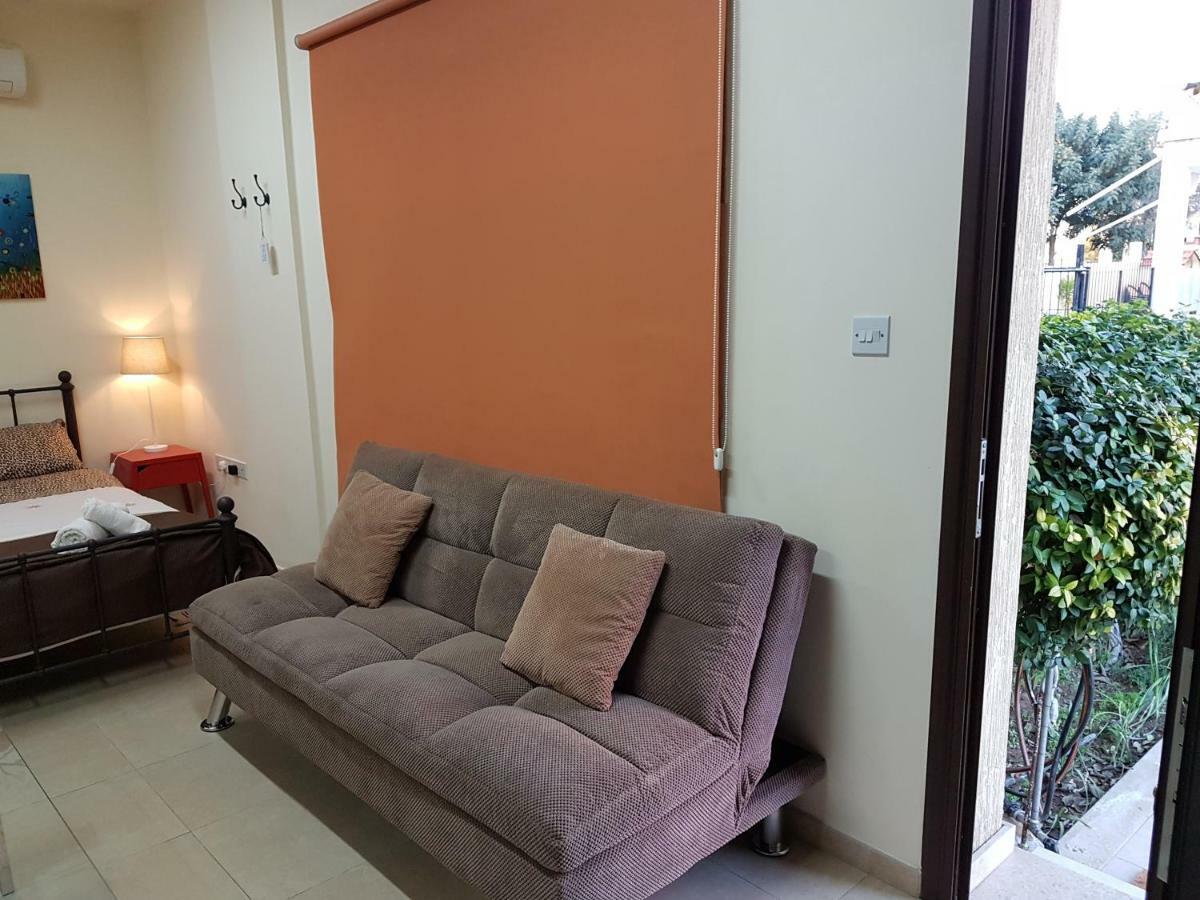 Kerynia Apartments 파포스 외부 사진