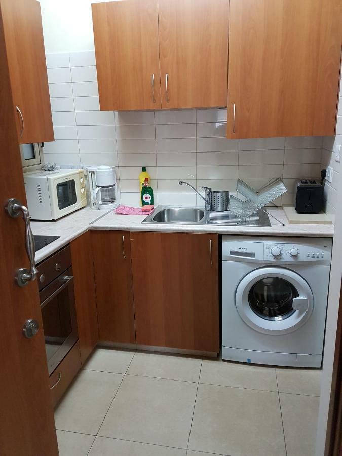 Kerynia Apartments 파포스 외부 사진